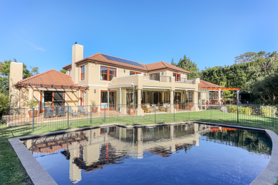 7 Bedroom Property for Sale in Zwaanswyk Western Cape